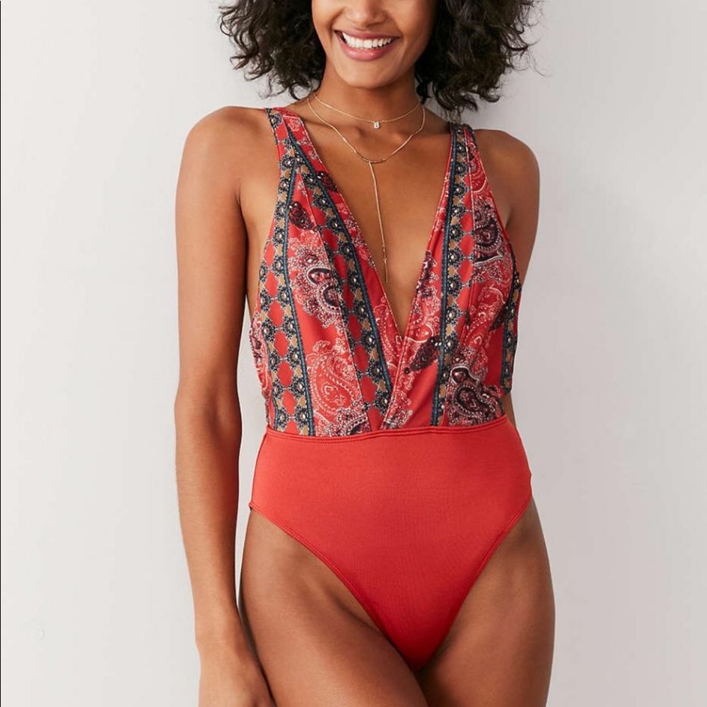 NWOT UO slinky plunge bodysuit